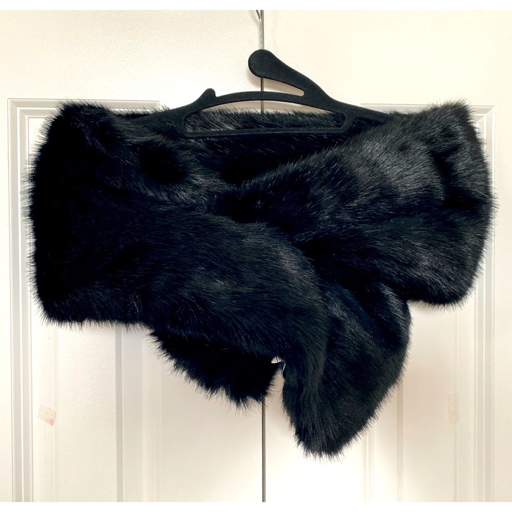 RENVY Faux Fur Scarf